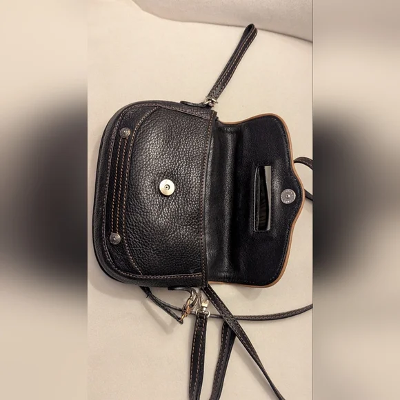 Brighton crossbody bag with additional wristlet strap - Picture 8 of 15